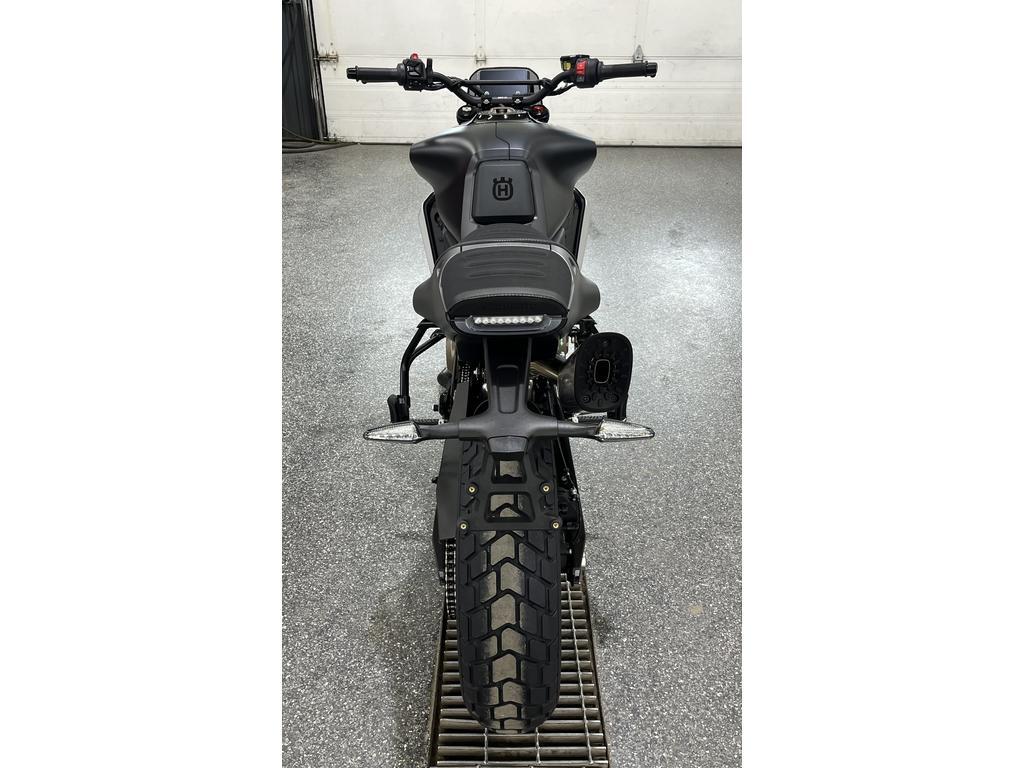 Husqvarna SVARTPILEN 801 2025 à vendre