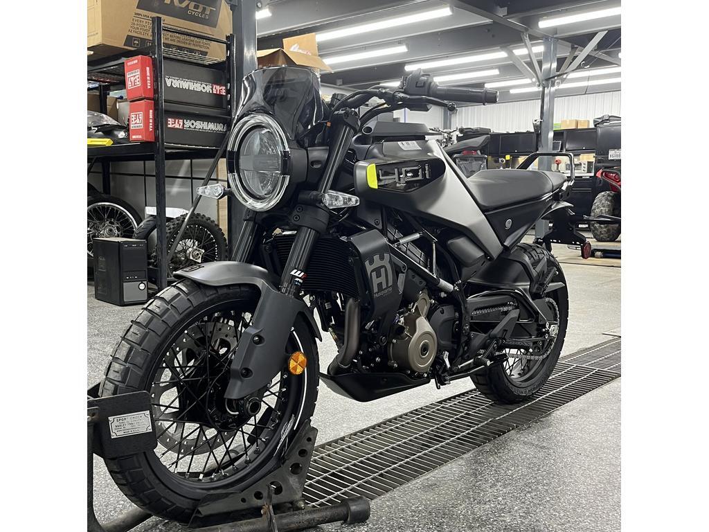 Husqvarna SVARTPILEN 401 B.D. 2024 à vendre