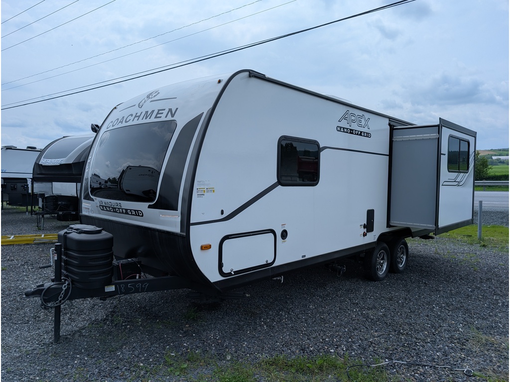 Apex 221RLS 2025 à vendre