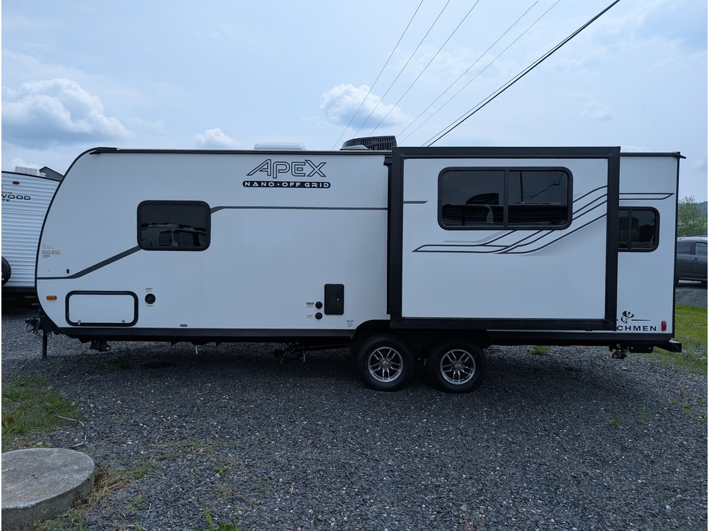 Apex 221RLS 2025 à vendre