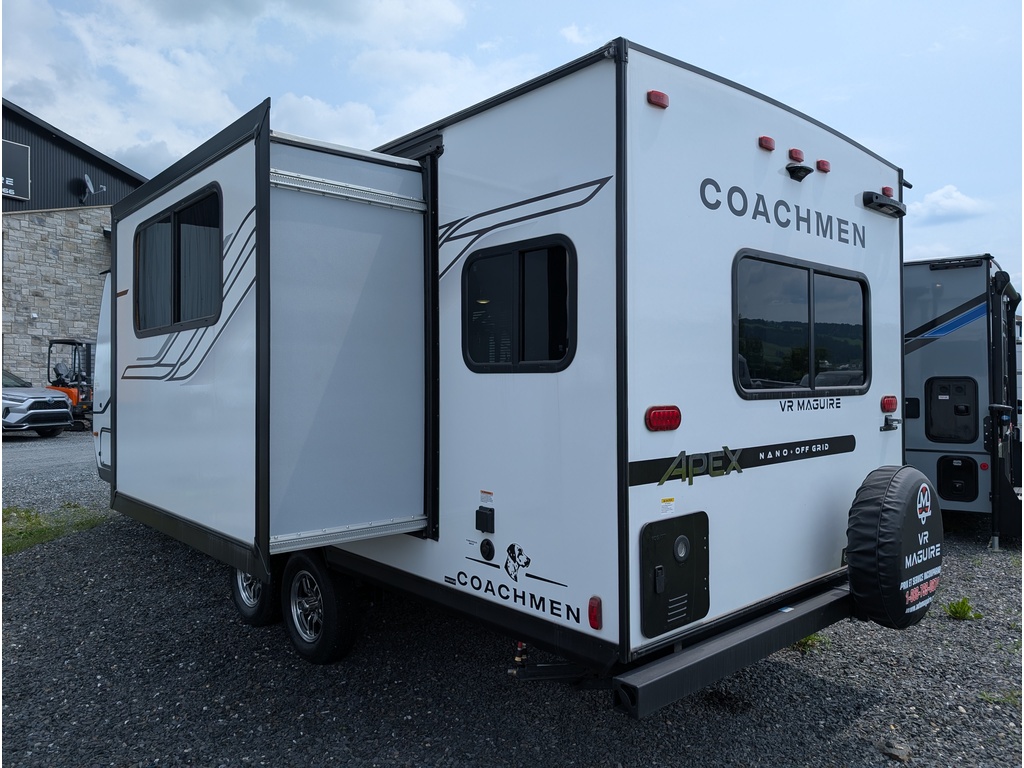 Apex 221RLS 2025 à vendre