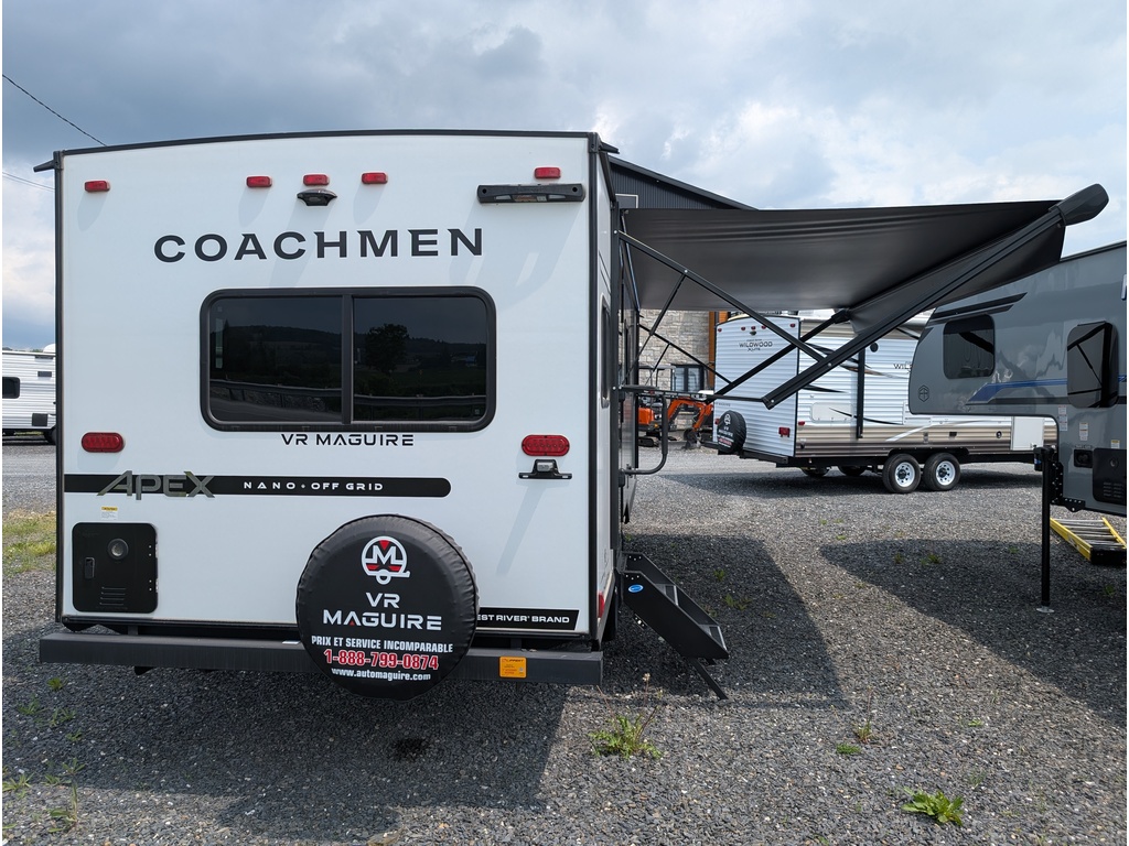 Apex 221RLS 2025 à vendre