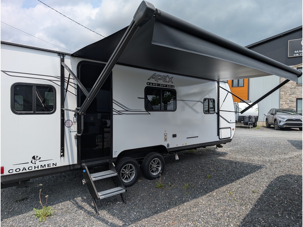 Apex 221RLS 2025 à vendre