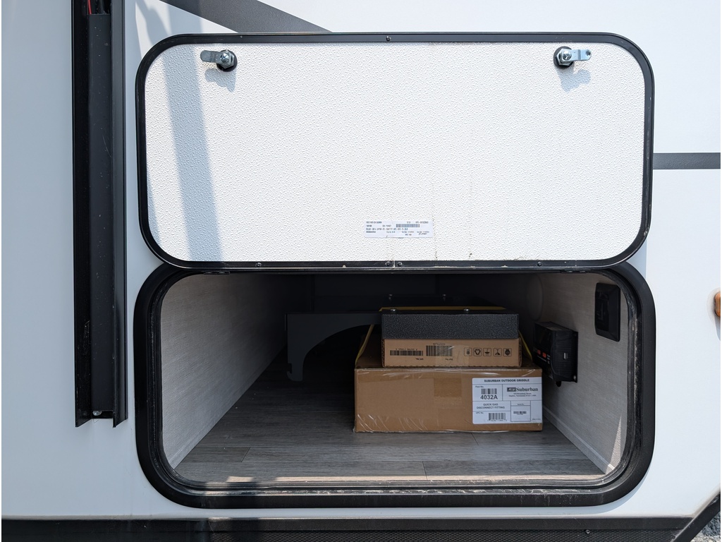 Apex 221RLS 2025 à vendre