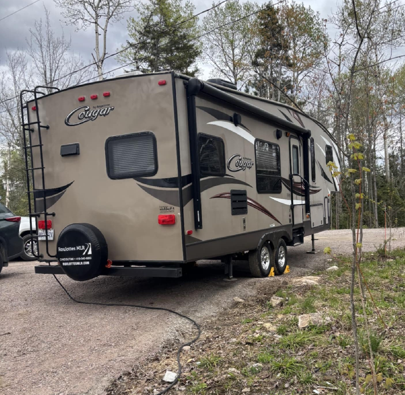 FIFTH WHEEL KEYSTONE COUGAR 27RKS 30 PIEDS 2 EXTENTIONS 7000 LBS * VENTE DE PARTICULIER * 418-932-6595 à vendre