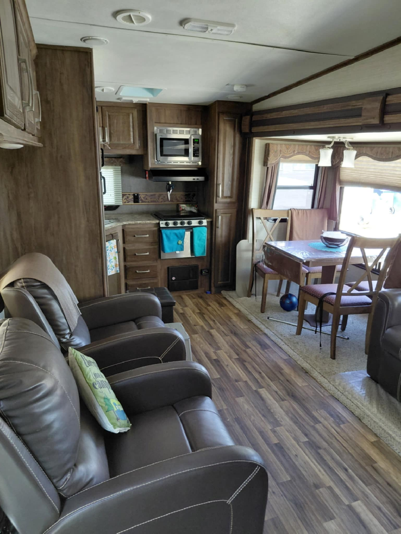 FIFTH WHEEL KEYSTONE COUGAR 27RKS 30 PIEDS 2 EXTENTIONS 7000 LBS * VENTE DE PARTICULIER * 418-932-6595 à vendre