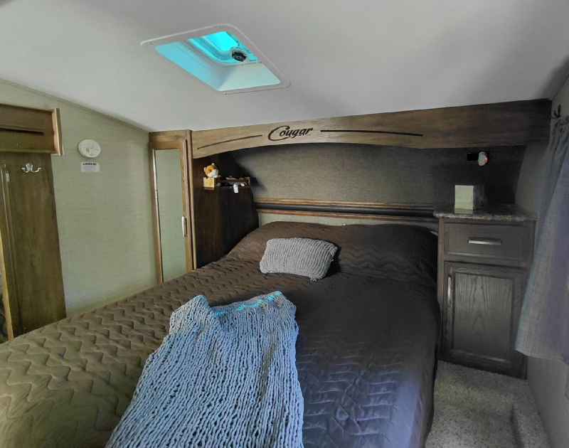 FIFTH WHEEL KEYSTONE COUGAR 27RKS 30 PIEDS 2 EXTENTIONS 7000 LBS * VENTE DE PARTICULIER * 418-932-6595 à vendre