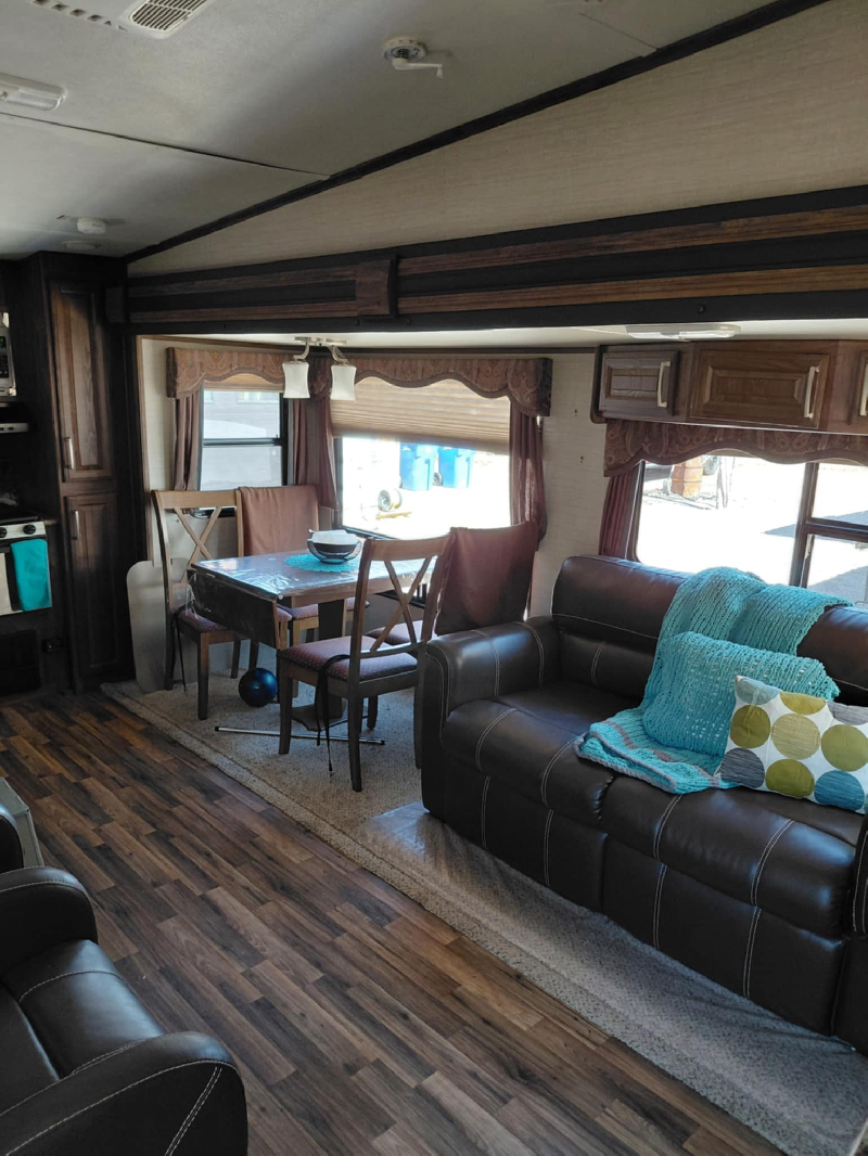 FIFTH WHEEL KEYSTONE COUGAR 27RKS 30 PIEDS 2 EXTENTIONS 7000 LBS * VENTE DE PARTICULIER * 418-932-6595 à vendre