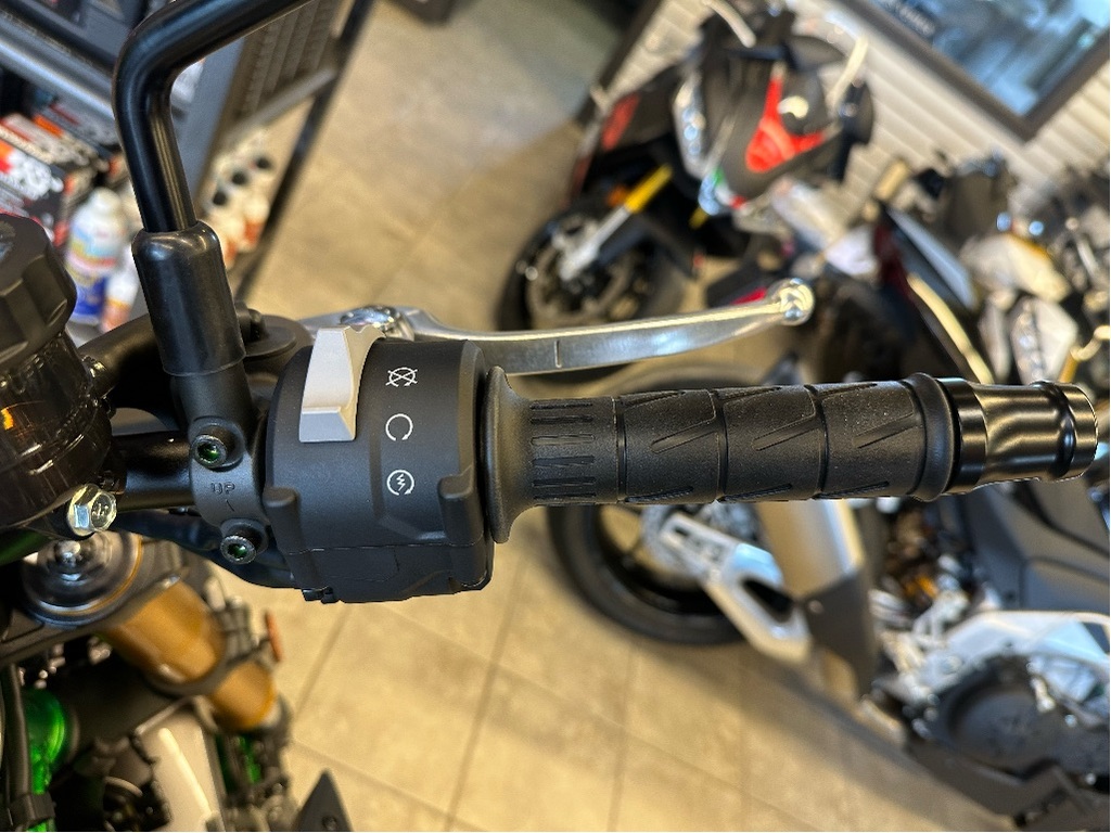 Kawasaki Z900 SE 2025 à vendre