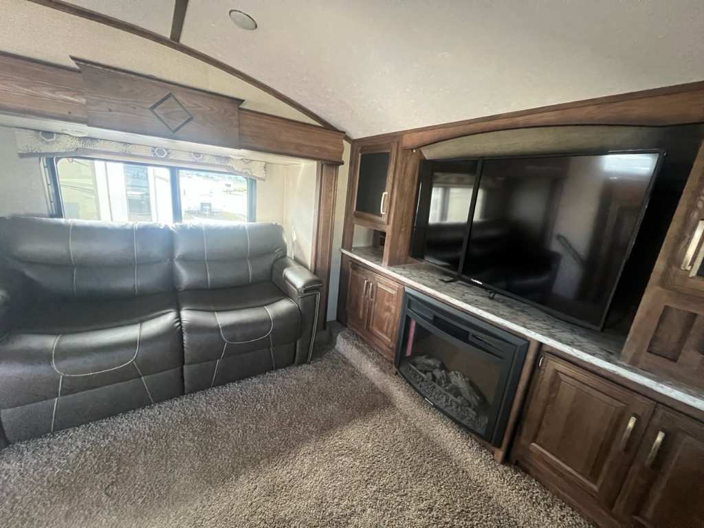 Cougar 337FLS 2018 à vendre