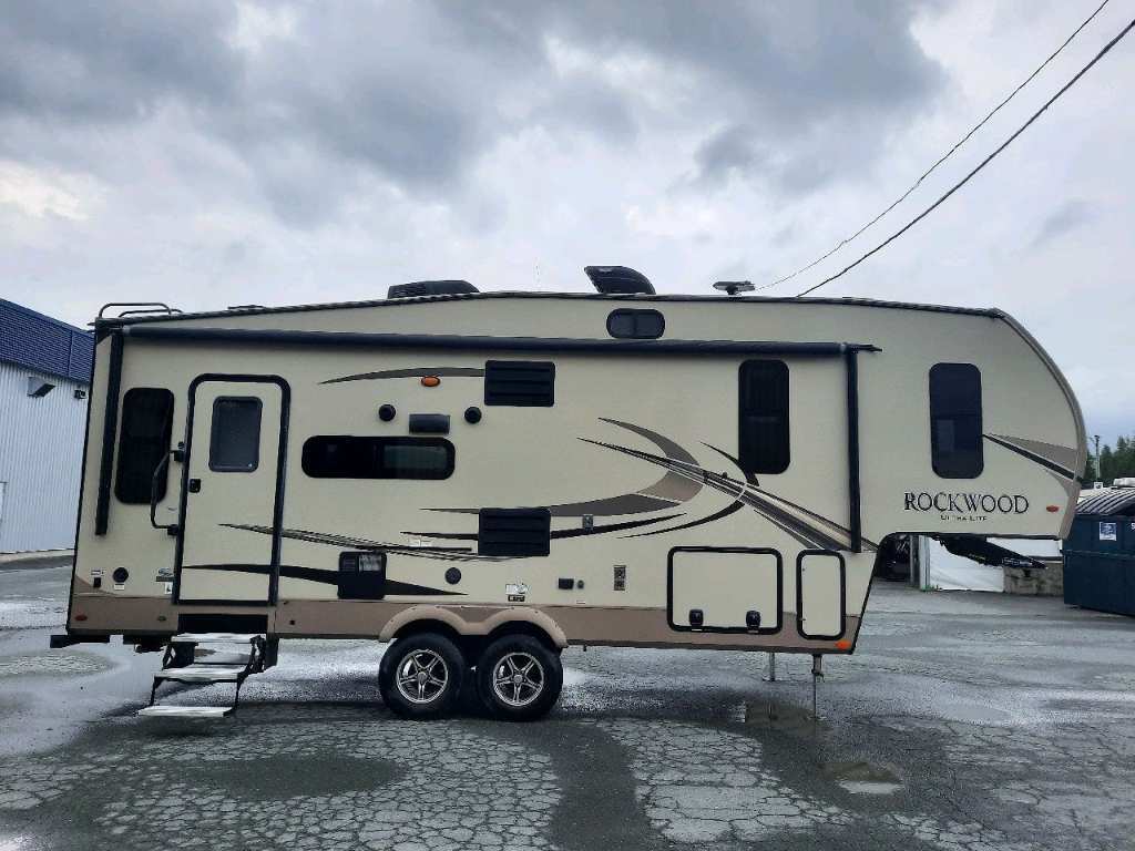 Rockwood Ultra lite 2440BS 2018 à vendre