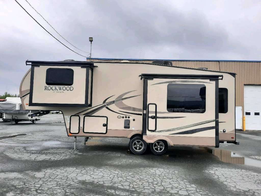 Rockwood Ultra lite 2440BS 2018 à vendre