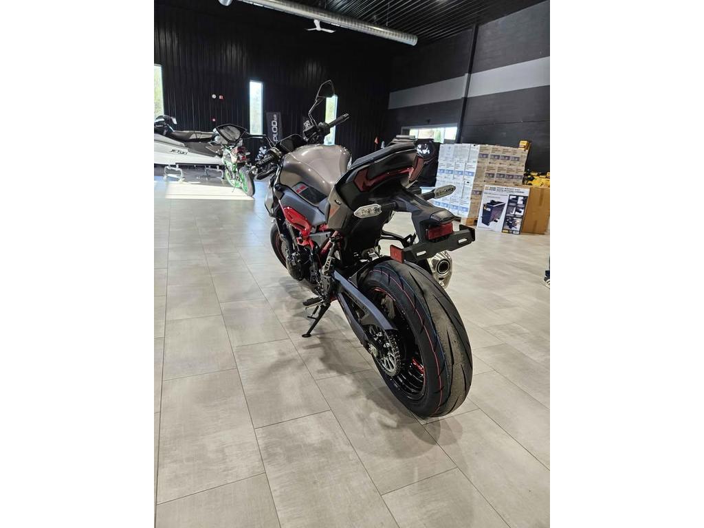 Kawasaki Z900 2025 à vendre
