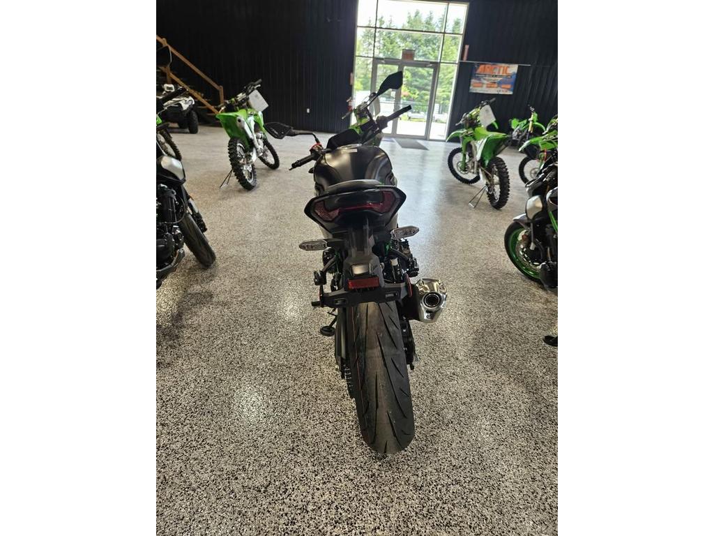 Kawasaki Z900 2025 à vendre