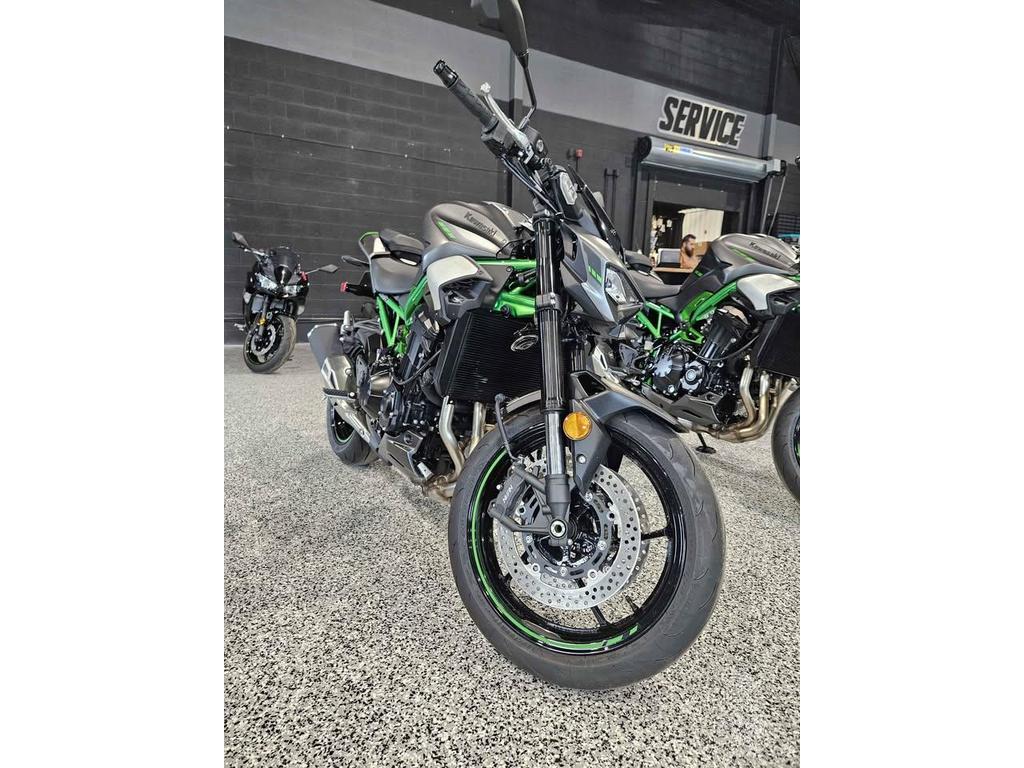 Kawasaki Z900 2025 à vendre