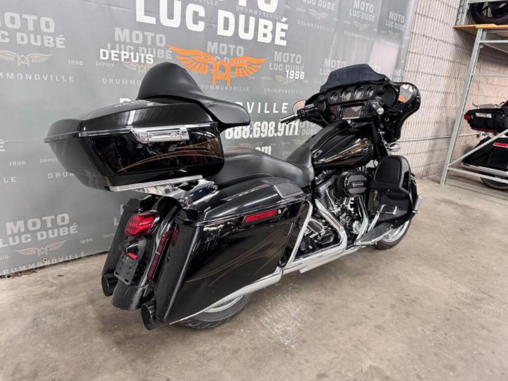 Harley-Davidson FLHXSE CVO Street Glide 2015 à vendre
