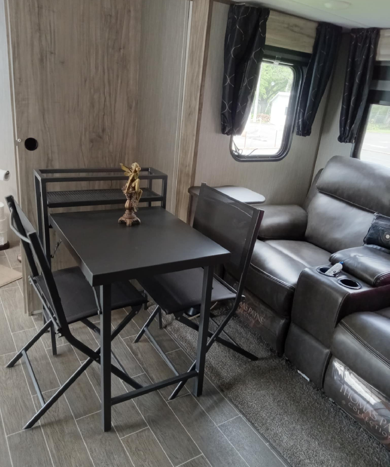 ROULOTTE ALPHA WOLF CHEROKEE 23 PIEDS 5200 LBS POUR COUPLE * VENTE DE PARTICULIER * 418-932-6595 à vendre