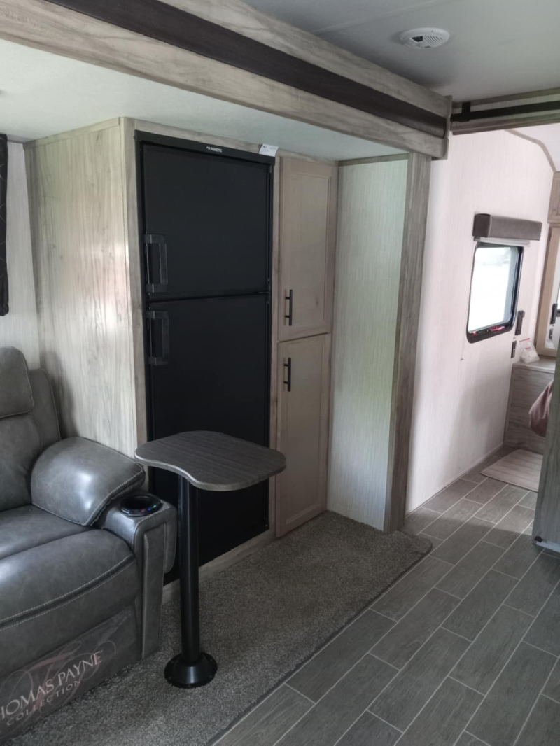 ROULOTTE ALPHA WOLF CHEROKEE 23 PIEDS 5200 LBS POUR COUPLE * VENTE DE PARTICULIER * 418-932-6595 à vendre