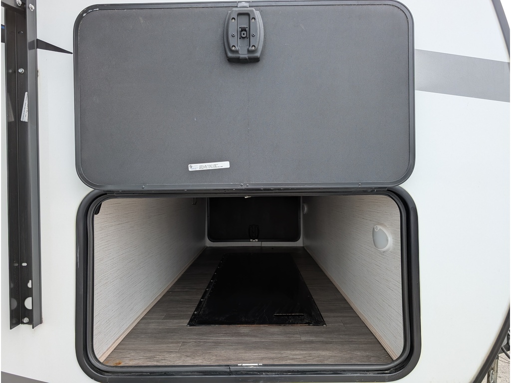 Shadow Cruiser 239RBS 2022 à vendre