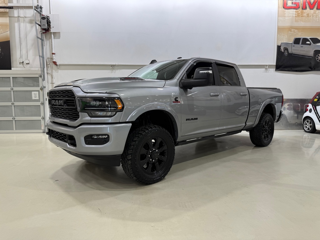 Ram 2500 NIGHT EDITION – 6.7L CUMMINS TURBO DIESEL – 4x4 – 2023