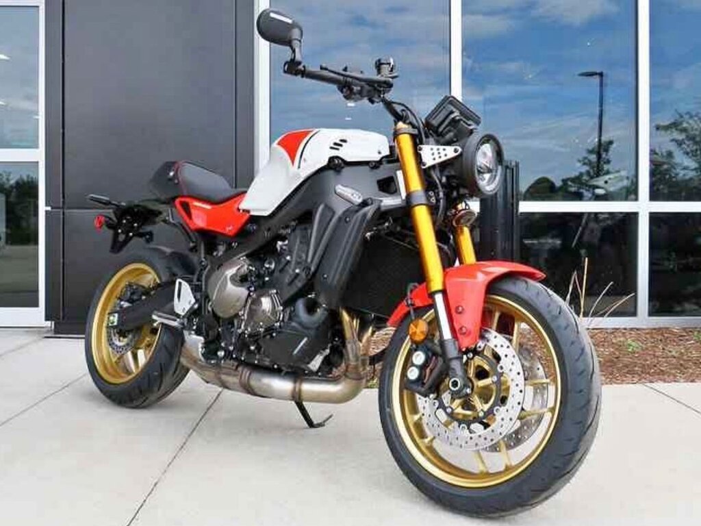 Yamaha XSR900 2025
