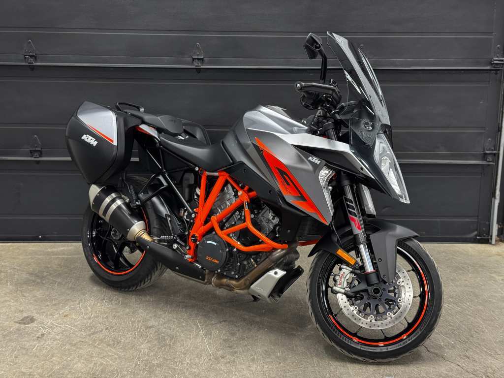 KTM 1290 Super Duke GT 2017