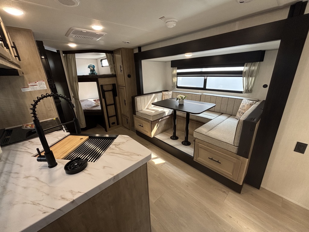 Grey Wolf 23DBH 2026 à vendre