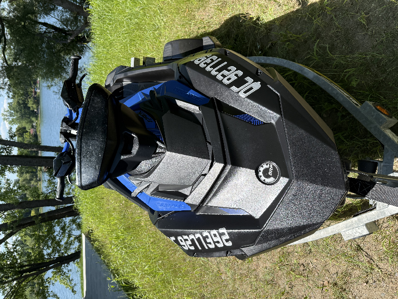 Seadoo Spark Trixx 3up audio et remorque 2023 à vendre