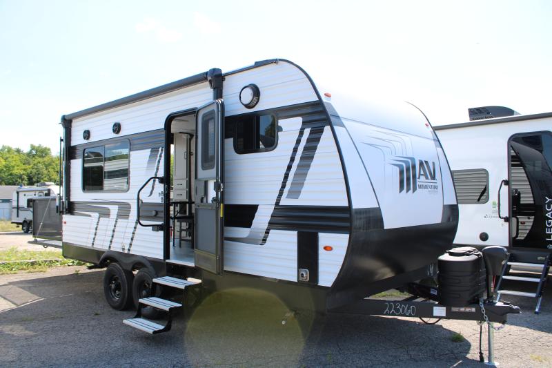 Grand Design Momentum 17MAV 2026