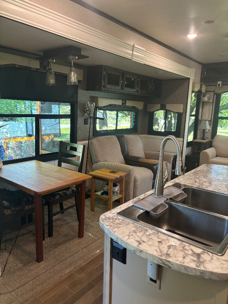 Roulotte de parc 2018 Jayco Bungalow Flight RLTS - 55,000$ non négociable à vendre