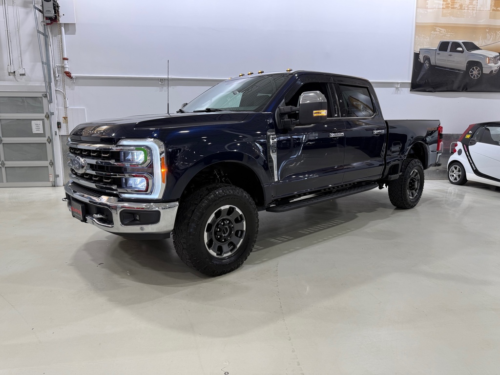 Ford F-250 KING RANCH TREMOR CUIR TOIT NAV 7.3L 4X4 CREW CAB 2023