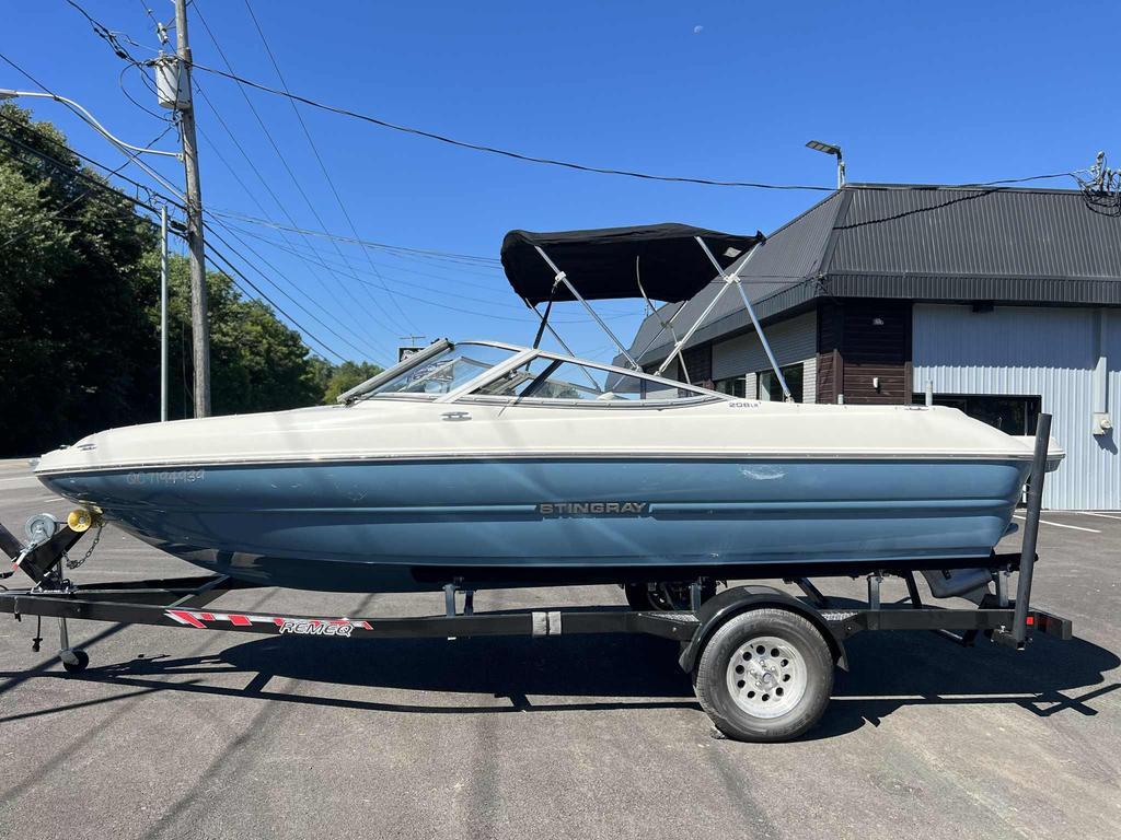 Stingray Boat Co 208 LR 2020 à vendre