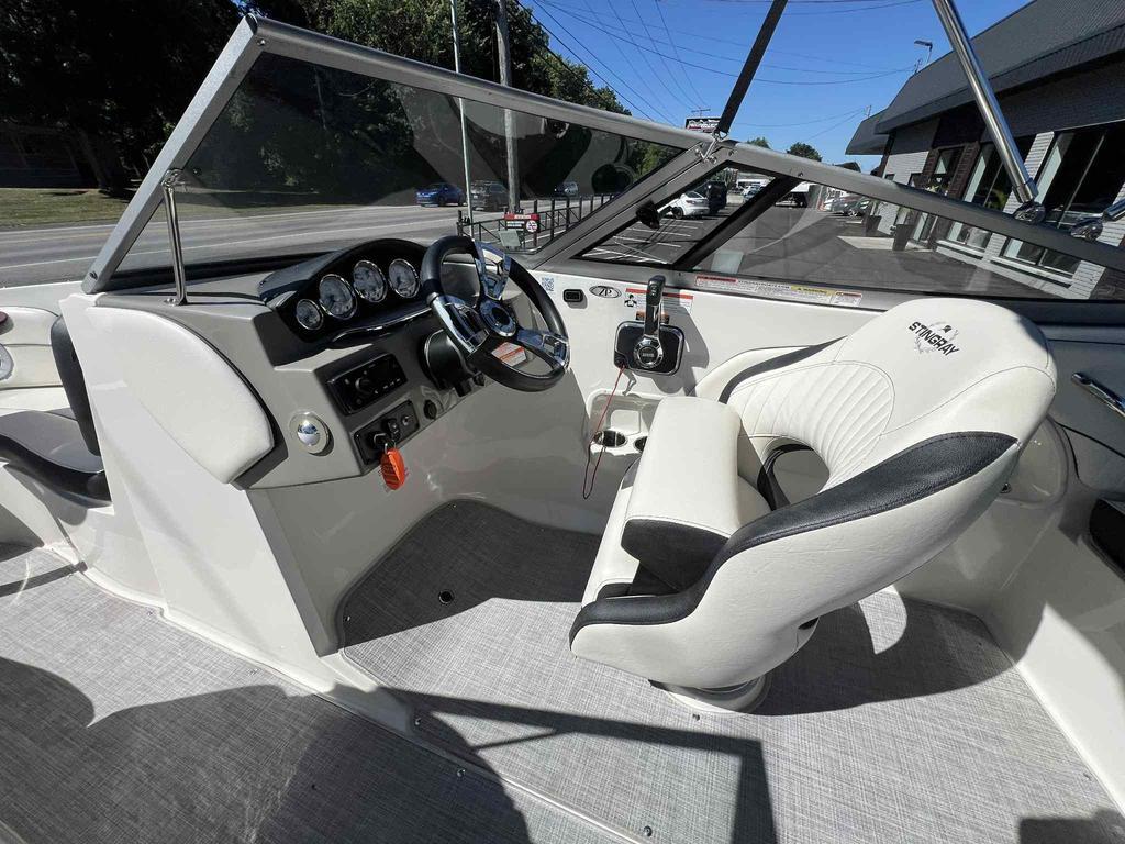 Stingray Boat Co 208 LR 2020 à vendre