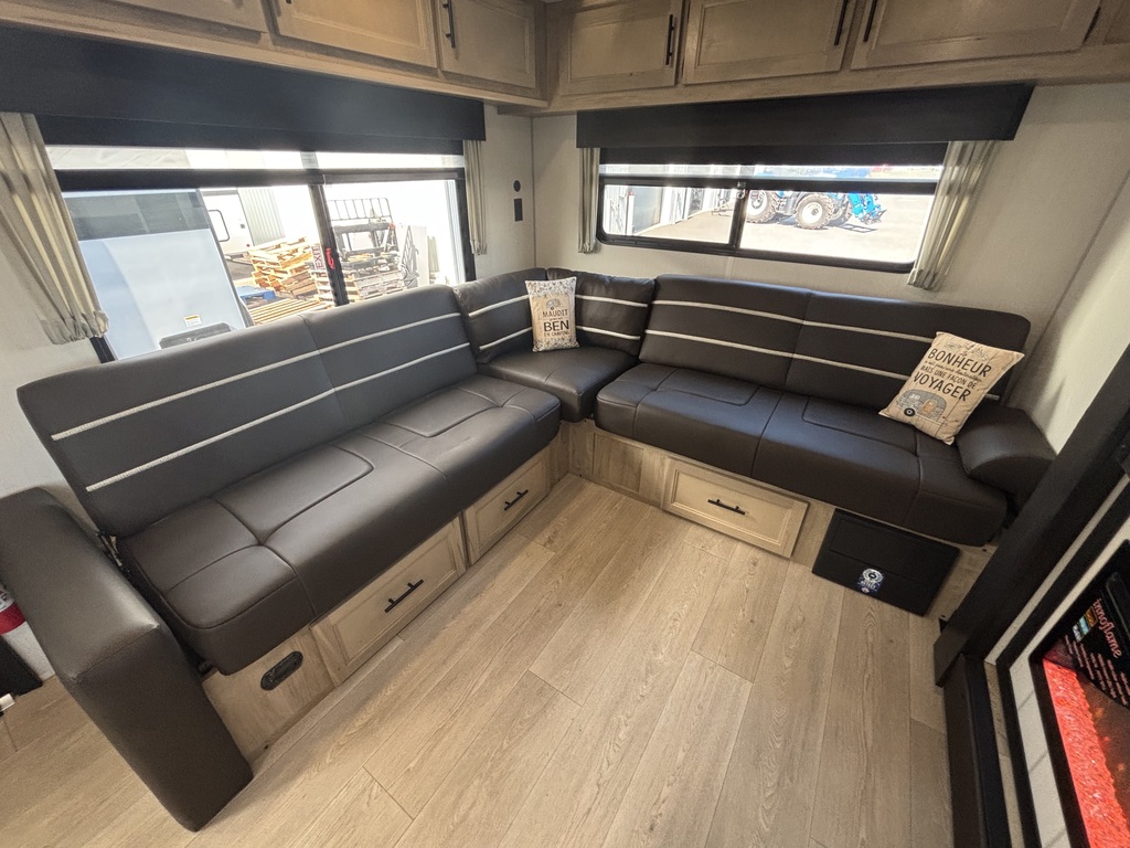 Grey Wolf 27LH 2026 à vendre