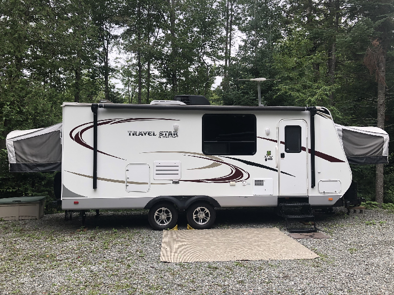 ROULOTTE HYBRIDE STARCRAFT RÉNOVÉ 21 pieds  PRIX POUR VENTE RAPIDE