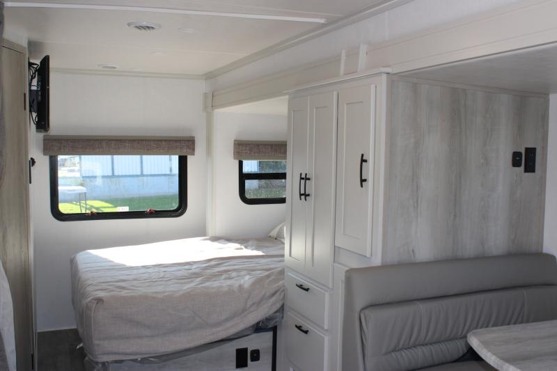 Dynamax Isata 3 24FW 2025 à vendre