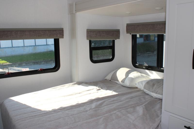 Dynamax Isata 3 24FW 2025 à vendre