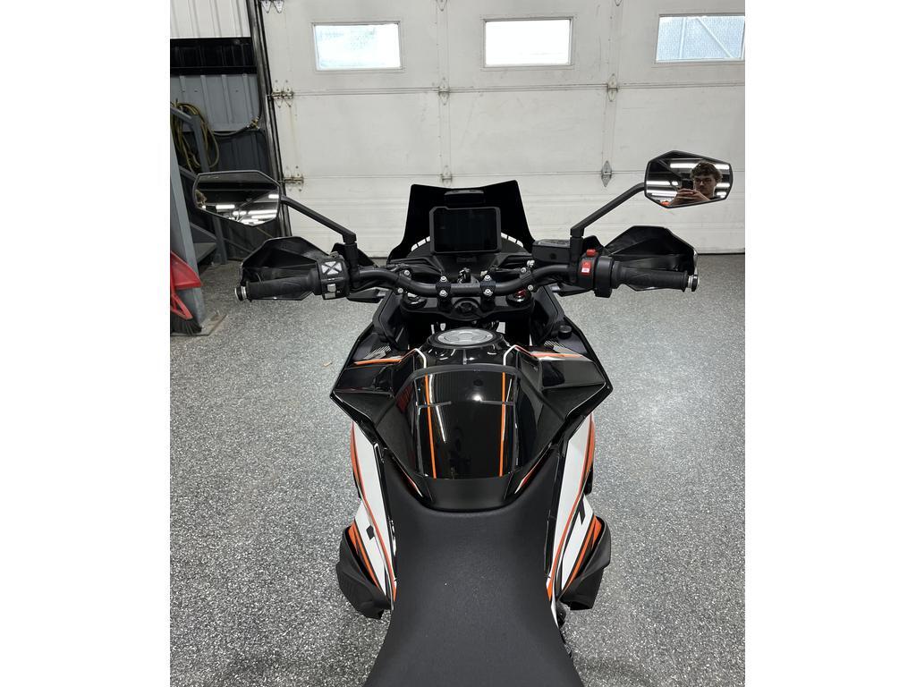 KTM 890 SMT 2024 à vendre