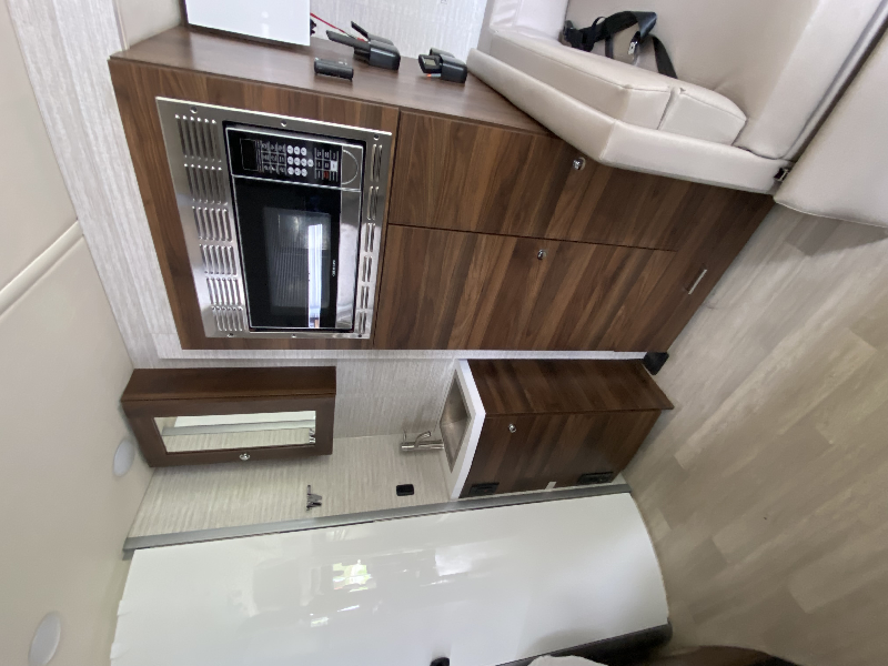 Winnebago Navion 24J à vendre