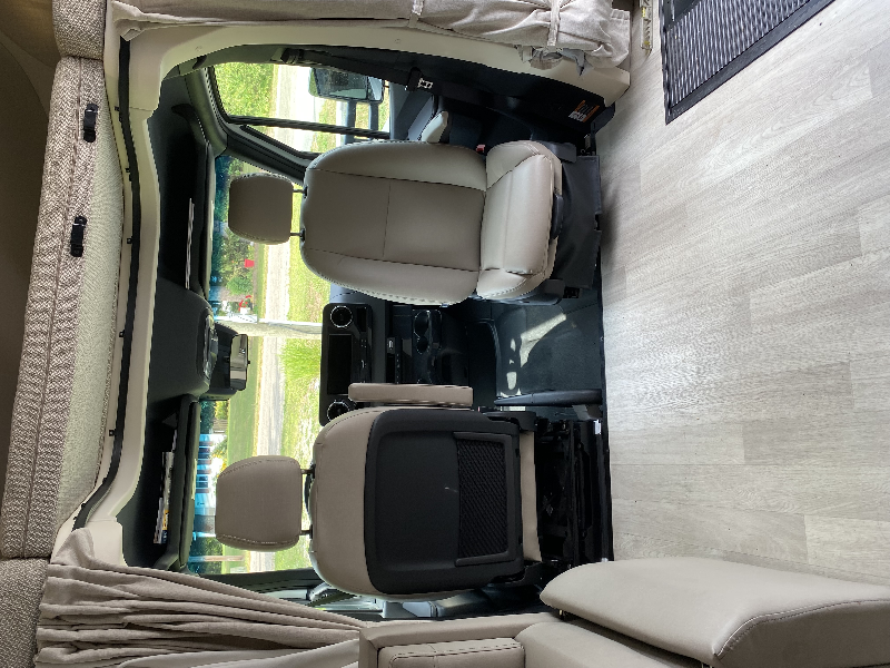 Winnebago Navion 24J à vendre