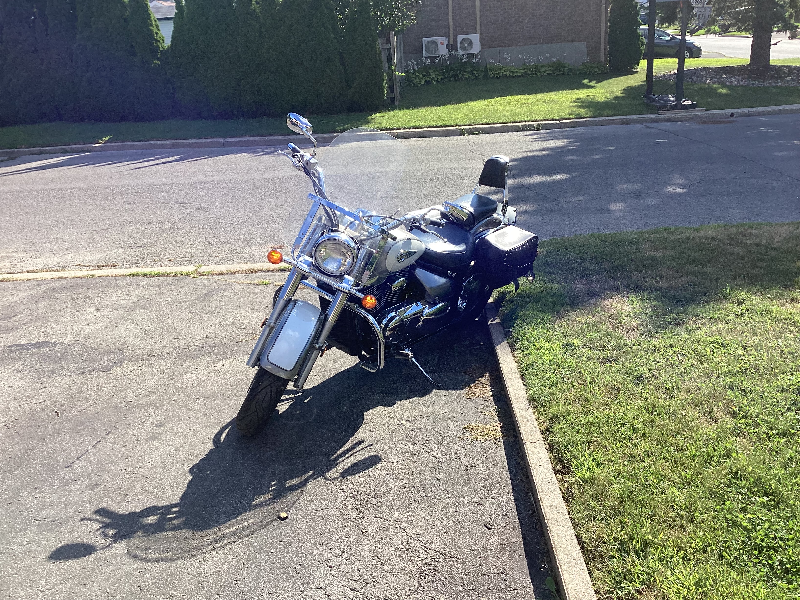 ? « Custom légendaire ?? Suzuki Volusia 800 ? Pneus neufs + accessoires ? 2 700 $ ! » à vendre