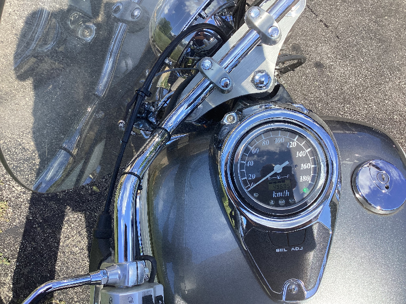 ? « Custom légendaire ?? Suzuki Volusia 800 ? Pneus neufs + accessoires ? 2 700 $ ! » à vendre