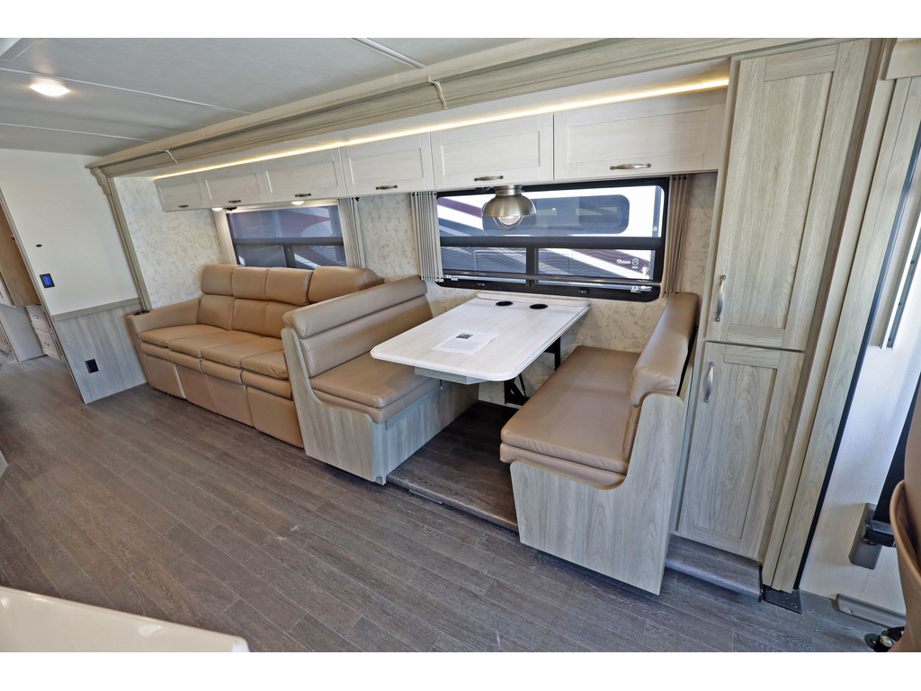 Winnebago Adventurer 2022 à vendre