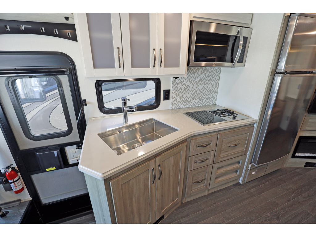 Winnebago Adventurer 2022 à vendre