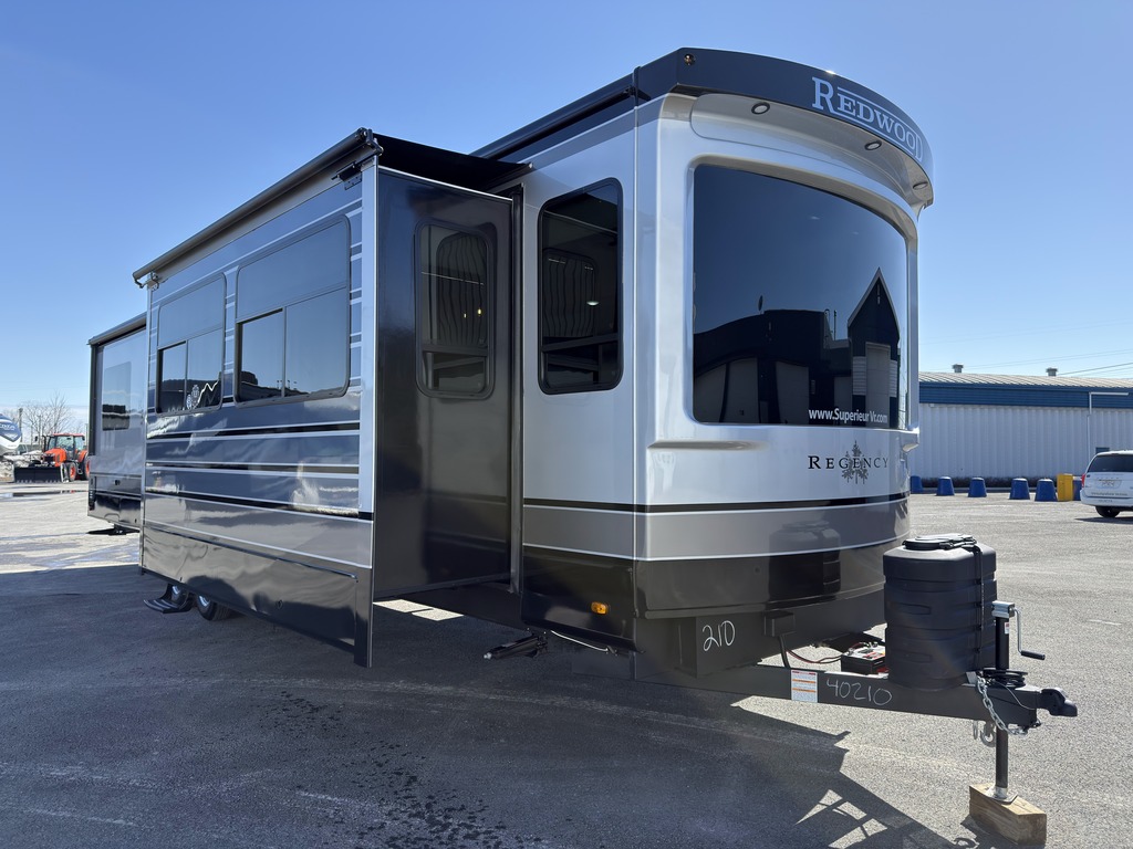 Crossroads RV Redwood Regency 3721FDB 2025