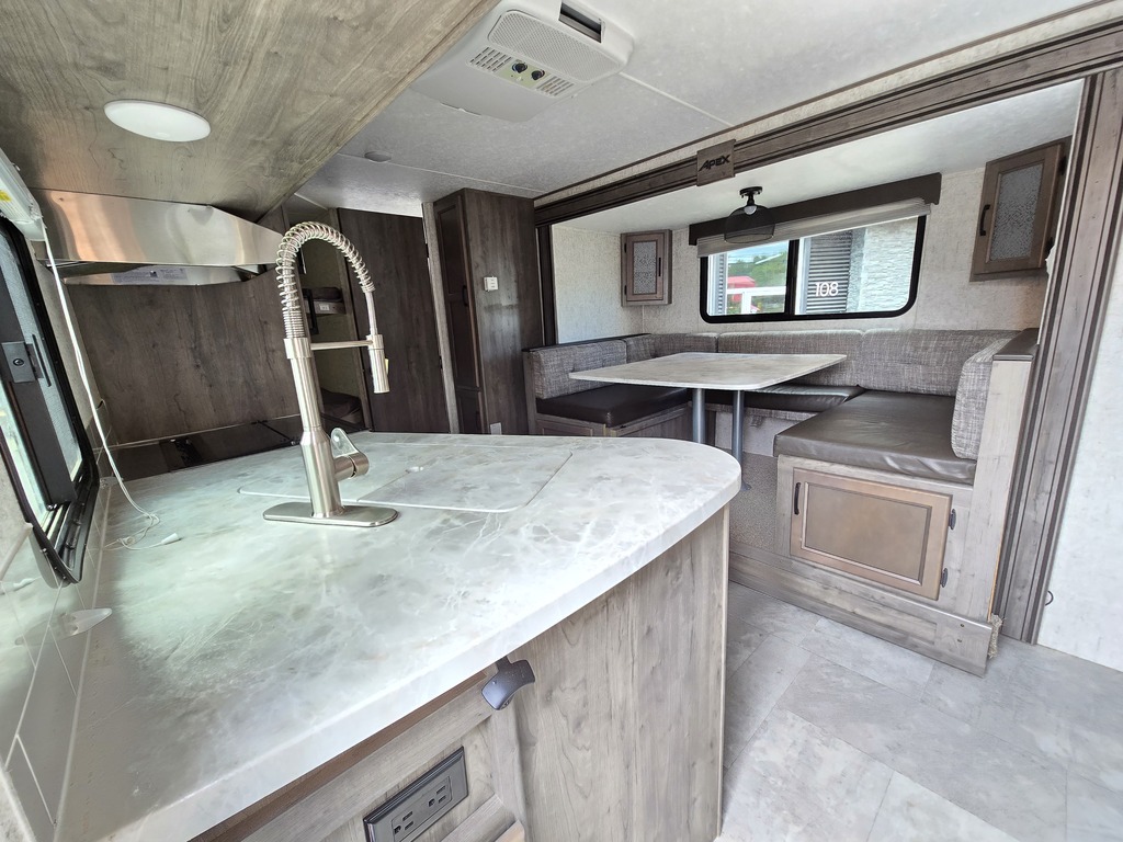 Coachmen Apex 245BHS 2021 à vendre