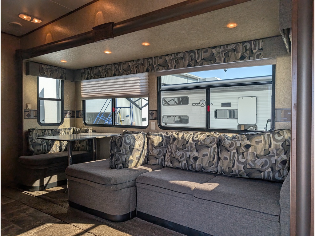 Elkridge 37ULTA 2013 à vendre