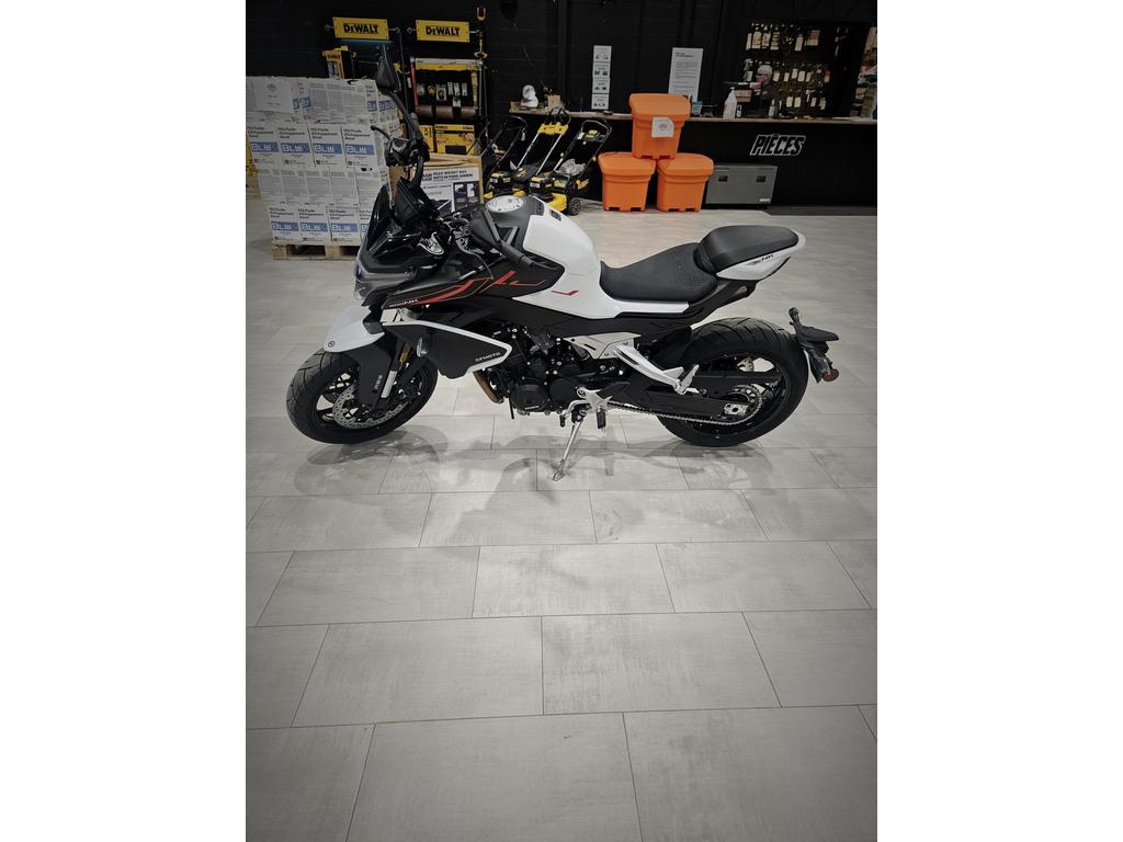 CFMOTO 800NK 2025 à vendre