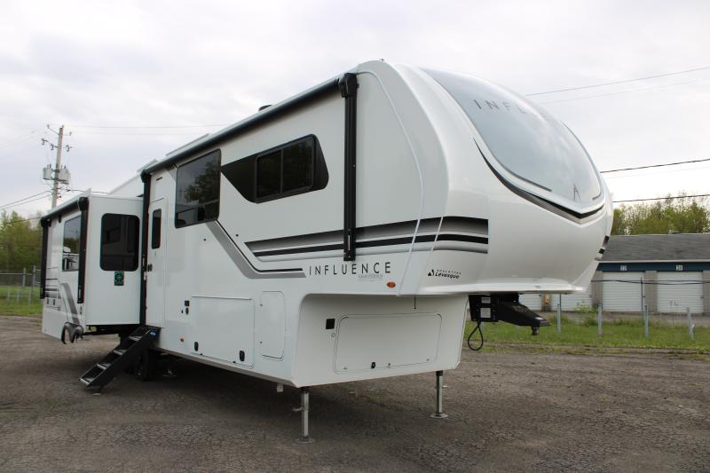 Grand Design Influence 3203GK 2025