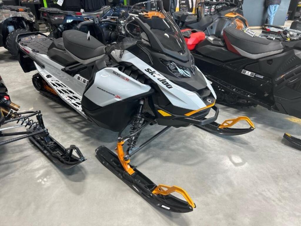Ski-Doo RENEGADE X 900 ACE Turbo R Ice Ripper XT 1.25'' E. 2025